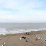 In Near Belgium Pier شقة