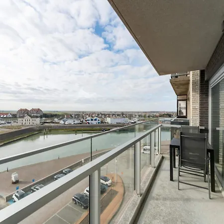 In Near Belgium Pier Apartment *